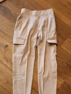 Vince Straight-Leg Cargo Pants in Tan